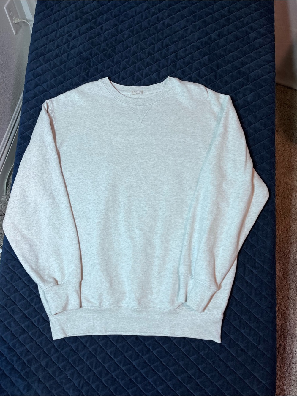 Brandy Melville Light Gray Crewneck Sweatshirt - J. Galt - Causal Basics